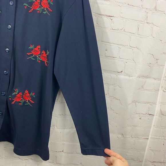 Bon Worth Knit Top Womens Size Medium Blue Christmas Red Cardinal Embroidered - Picture 7 of 8